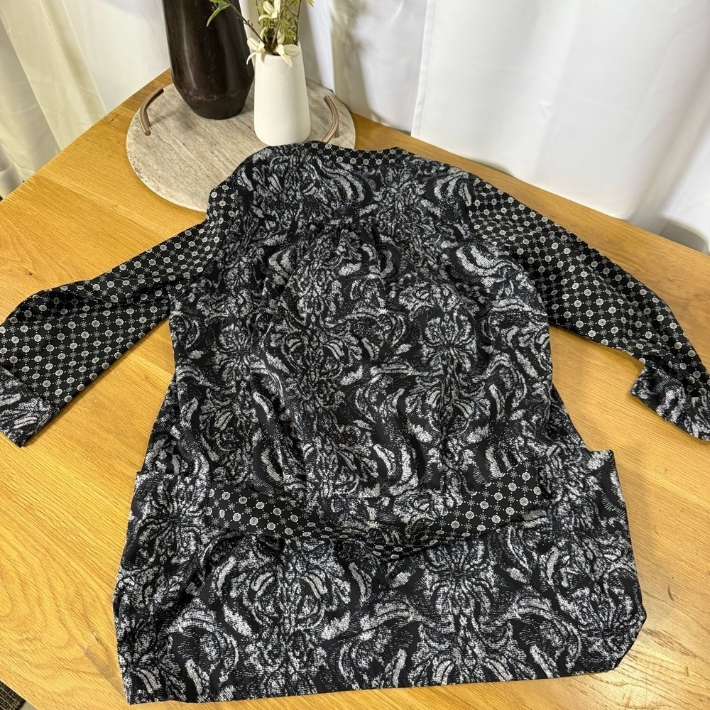 3/$20 H&M Top Black & White Floral Duster Kimono Cardigan 3/4 sleeve - Picture 3 of 11